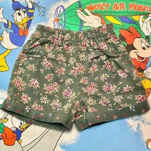 Vintage 90s green & pink floral kids denim shorts 🌸